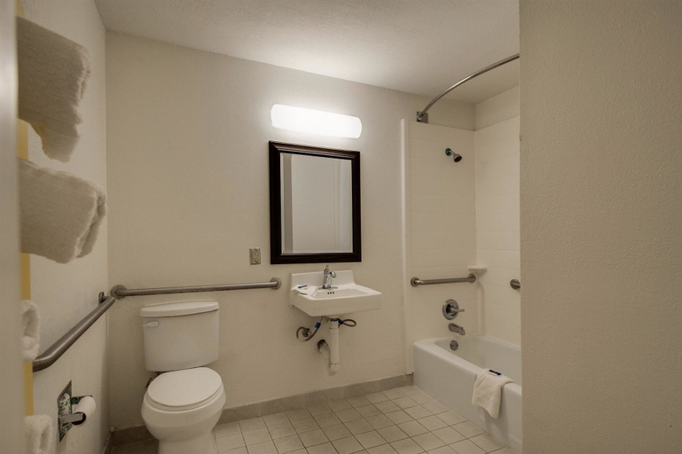 Bathroom 5, Motel 6 Jennings, LA, Jefferson Davis