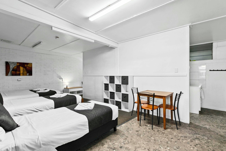 Bedroom 4, Maryborough City Motel, Maryborough