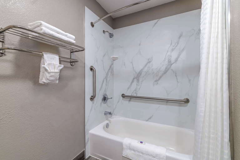 Bathroom 3, Motel 6 Brenham, TX, Washington
