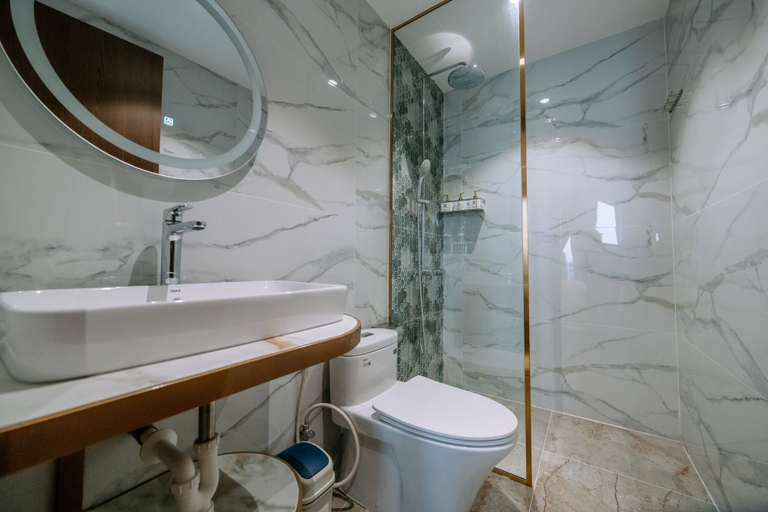 Bathroom 5, La Beaute Hotel