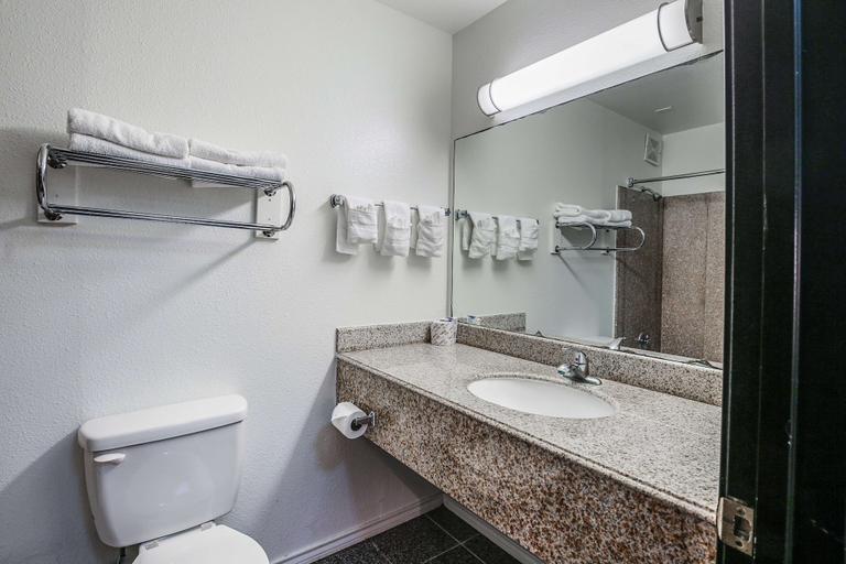 Bathroom 5, Motel 6 Pasadena, TX, Houston