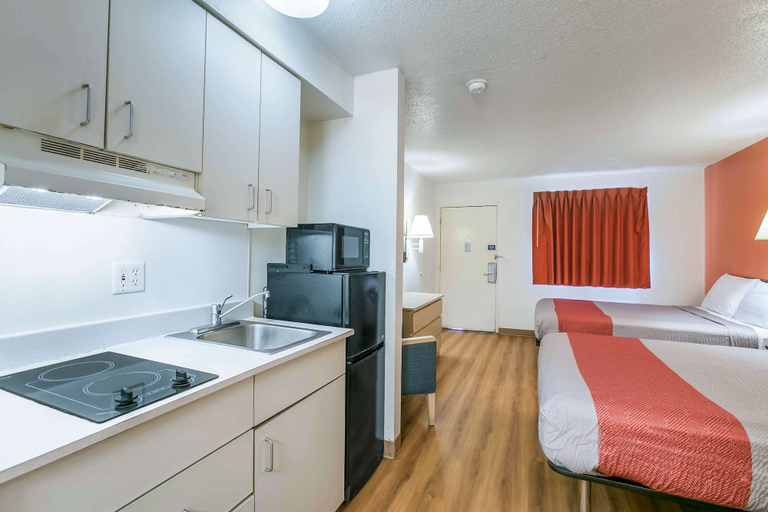 Others 4, Motel 6 Dothan, AL, Houston