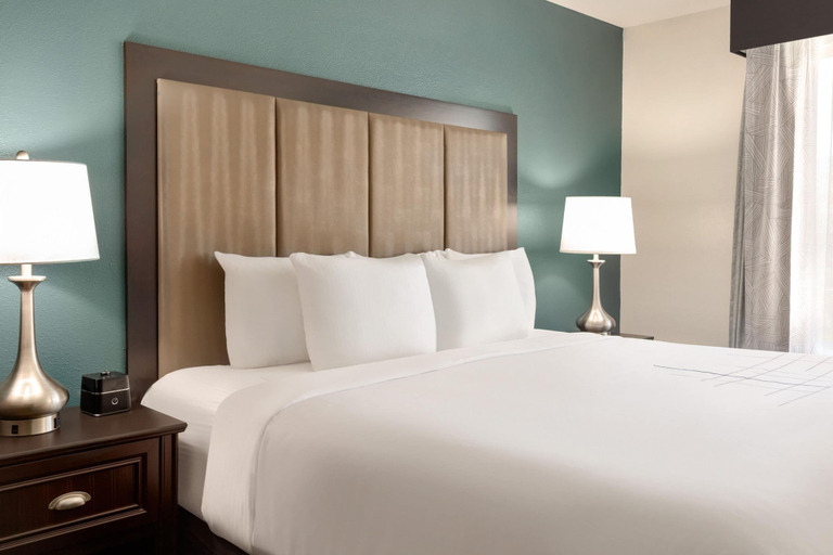 Bedroom 4, La Quinta Inn & Suites by Wyndham Fairfield - Napa Valley, Solano