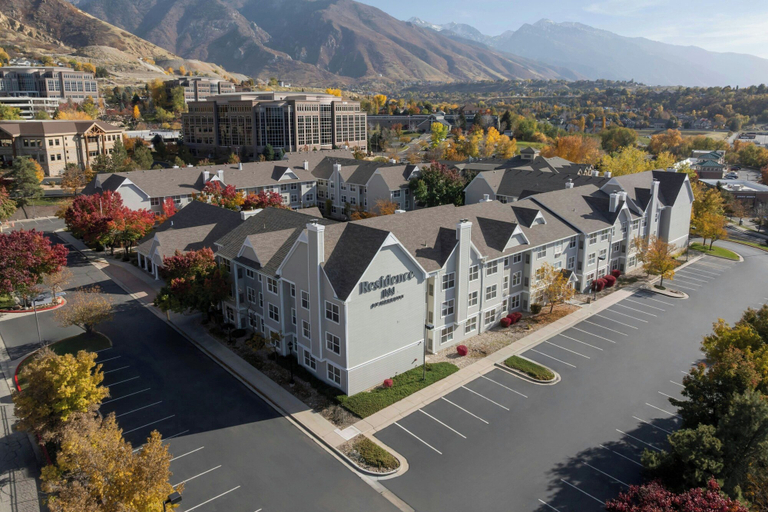 Exterior & Views