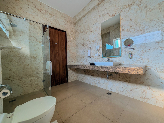 Bathroom 4, Spree Resort at Century Wintersun, Bangalore Rural