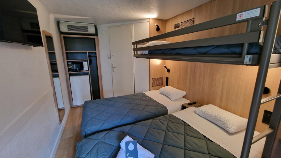 Bedroom 4, Premiere Classe Bordeaux Est Lormont, Gironde