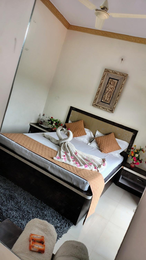 Others 2, Stay Classy Inn, Satara
