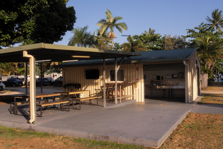 Exterior & Views 2, King Reef Resort, Johnstone