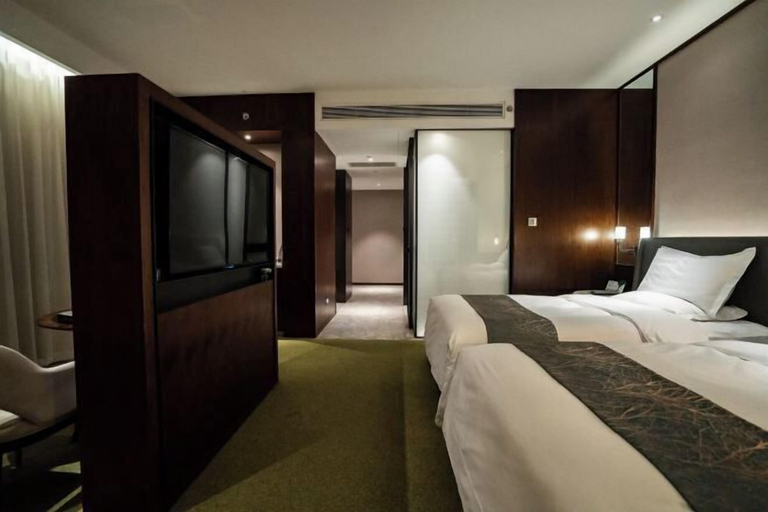 Bedroom 3, Bai Hua Ting International Hotel, Jinan