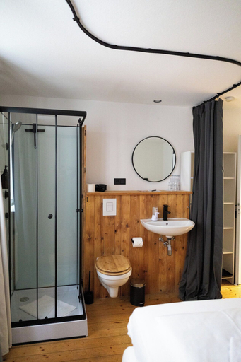 Bathroom 5, Gasthof zum goldenen Schiff, Kitzingen