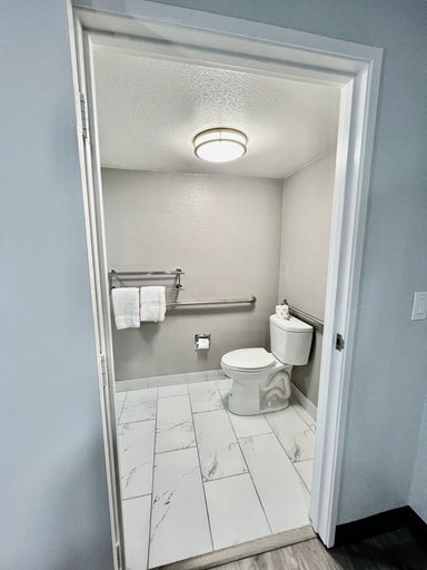 Bathroom 5, Motel 6 La Mesa, CA - San Diego, San Diego