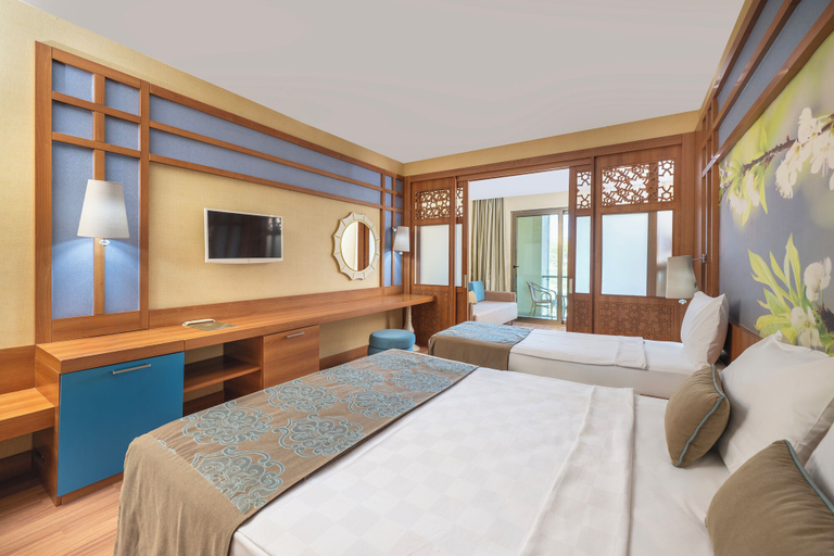 Bedroom 4, Xafira Deluxe Resort & Spa - All Inclusive, Alanya