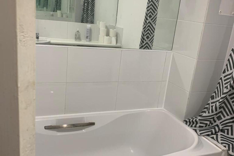 Bathroom 2, Charming 2-bed House in London, London