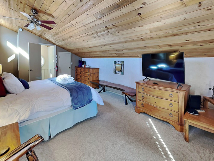 Bedroom 3, Lowkeys Lodge by Ruidoso Vacation Rentals, Lincoln
