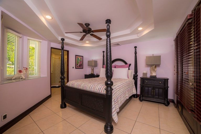 Bedroom 2, Harmon House, Garabito