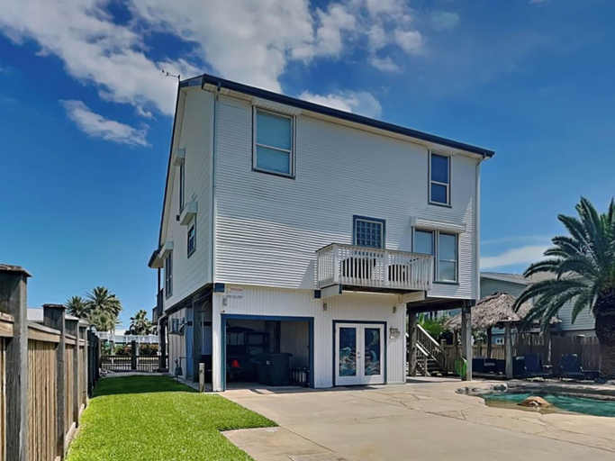 Exterior & Views 2, Tiki Lagoon by Ryson Vacation Rentals, Galveston