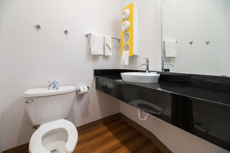 Bathroom 4, Motel 6 Corpus Christi, TX, Nueces