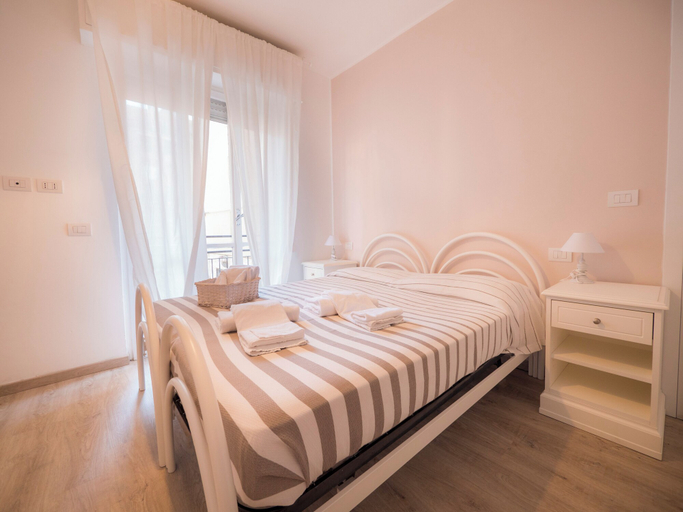 Bedroom 2, Hotel Continental, Savona