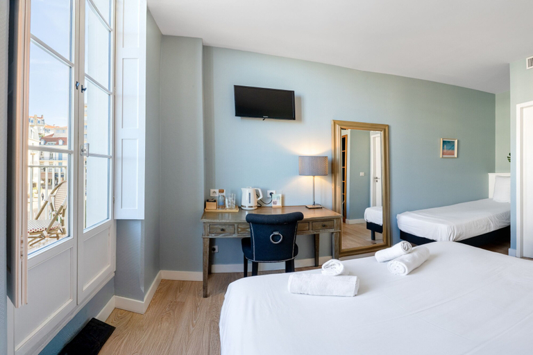 Bedroom 3, Hôtel de L'Océan et Restaurant - Coeur de Ville, Pyrénées-Atlantiques