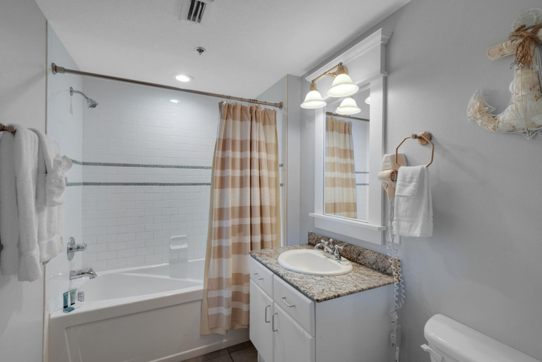 Bathroom 3, Grand Panama 1-305, Bay