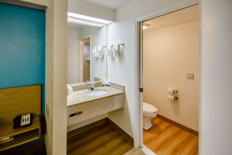 Bathroom 4, Motel 6 Katy, TX - Houston, Houston