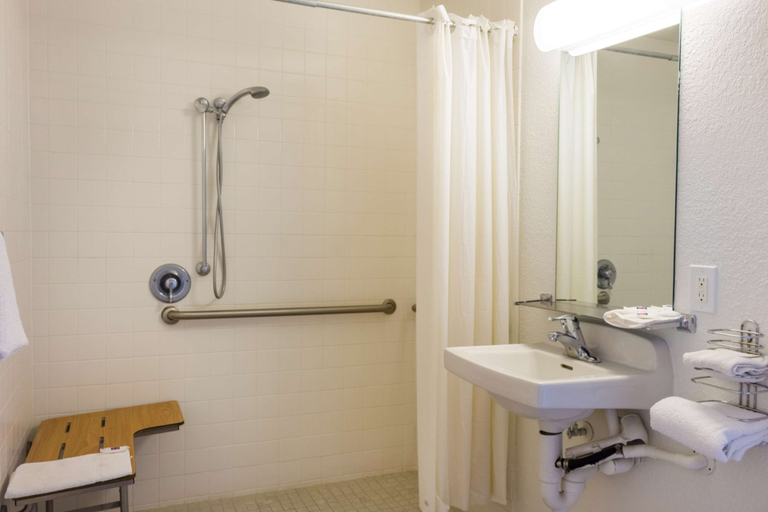 Bathroom 4, Motel 6 Mojave, CA, Kern