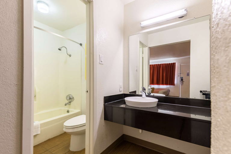 Bathroom 4, Motel 6 Stephenville, TX, Erath