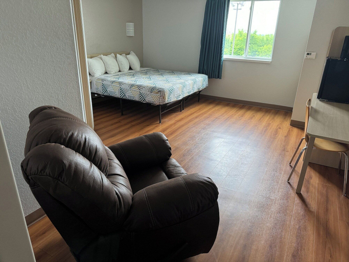 Others 5, Motel 6 Avoca, IA, Pottawattamie