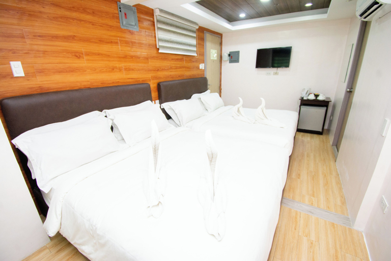 Bedroom 4, Emerald Island Hotel, Malay