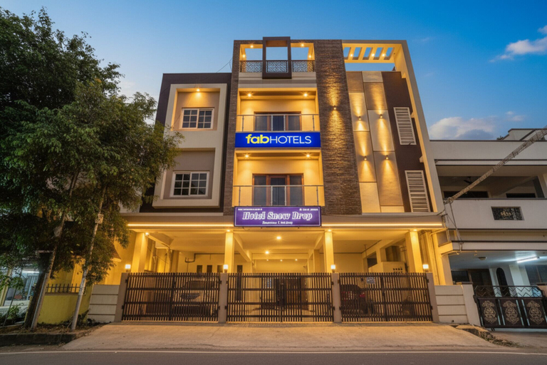 Exterior & Views