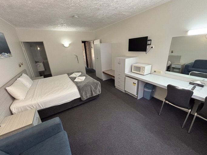 Bedroom 3, Shakespeare Motel, Mackay - Pt A