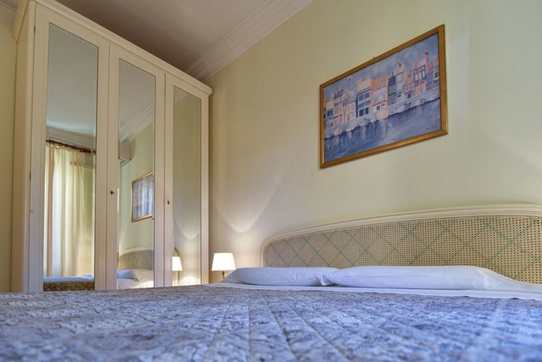 Bedroom 4, Grand Hotel Londra, Imperia