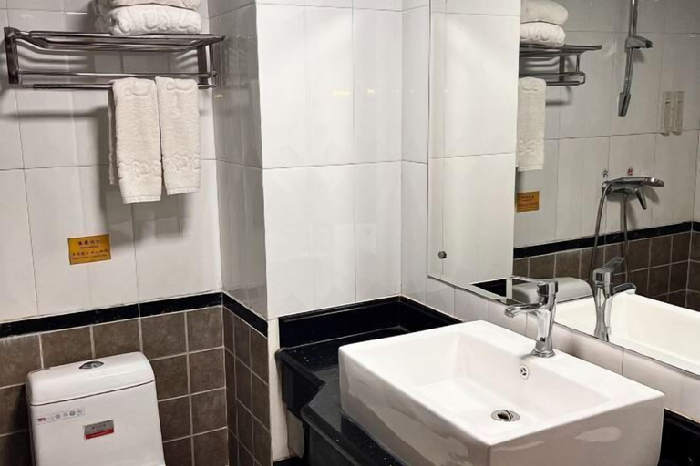 Bathroom 4, Daxijiang Hotel, Guilin