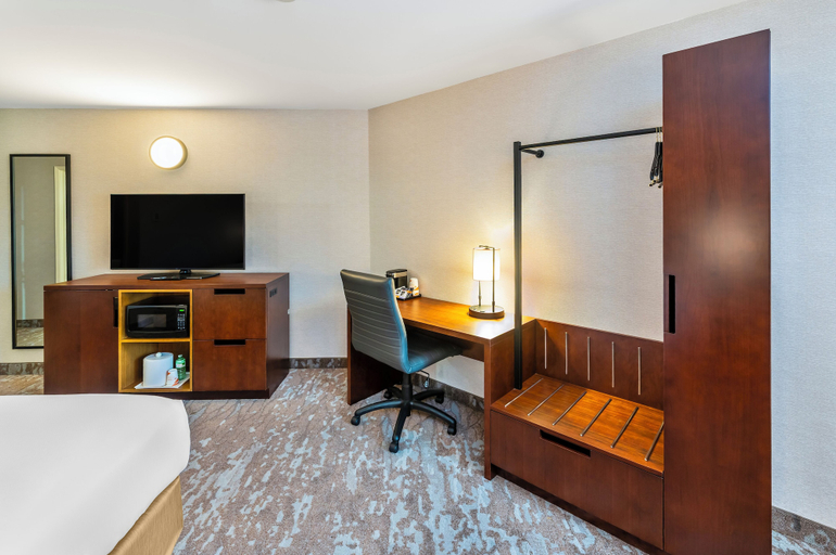Bedroom 3, Comfort Inn Sudbury East, Greater Sudbury