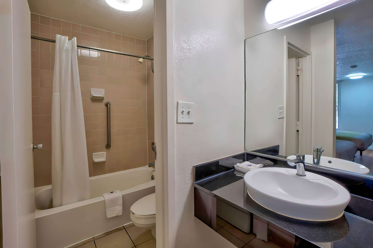 Bathroom 5, Motel 6 Gainesville, FL, Alachua