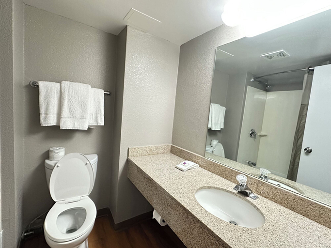 Bathroom 4, Studio 6 Springfield, Va – Washington Dc Southwest, Fairfax