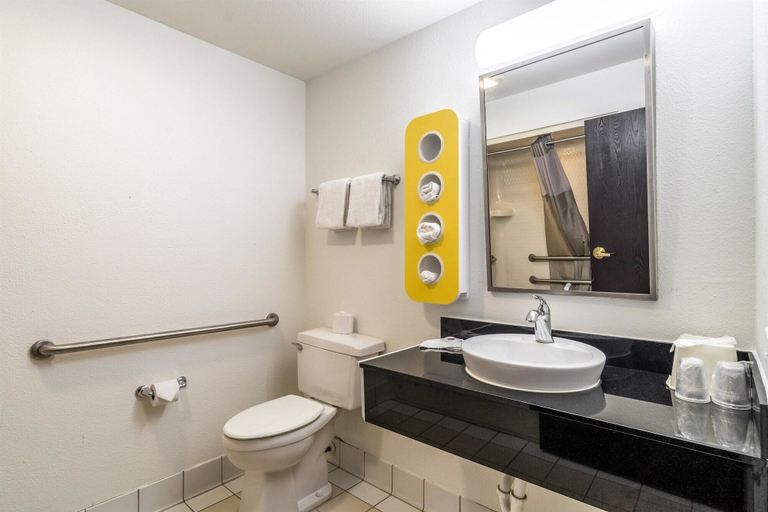 Bathroom 5, Motel 6 Harvey, IL, Cook