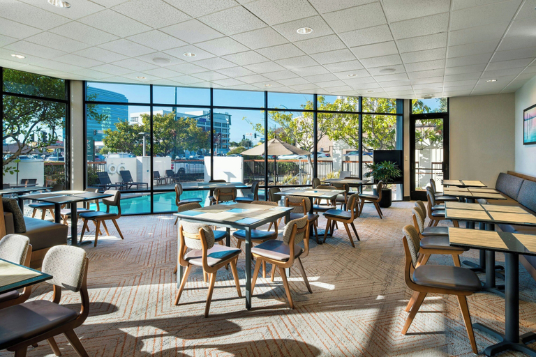 Food & Drinks 5, Four Points by Sheraton San Francisco Bay Bridge, Alameda