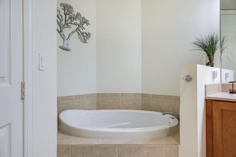 Bathroom 4, Serrano 201 by Distinctive Beach Rentals, Lee