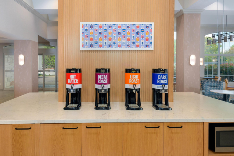 Food & Drinks 5, Hampton Inn & Suites Austin-Airport, Travis