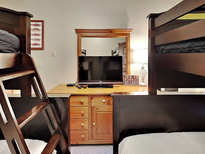 Bedroom 2, Lake Dreaming by Taylor Made Deep Creek, Garrett