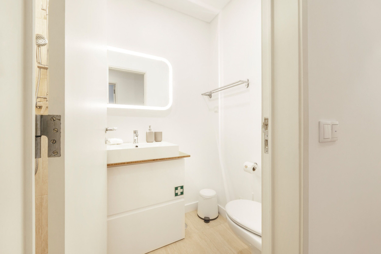 Bathroom 3, Green Apartment by Olala Homes, Cascais
