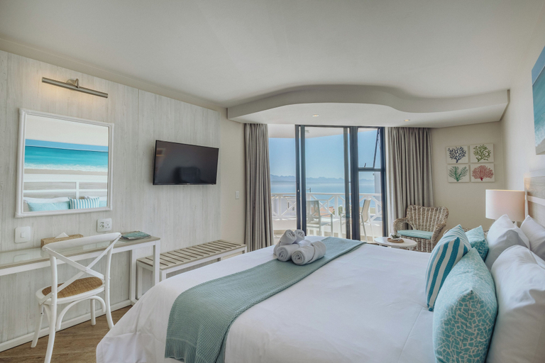 Bedroom 2, Bayview Hotel, Eden