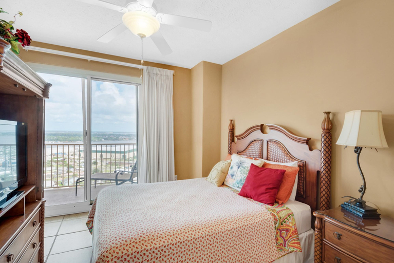 Bedroom 2, Treasure Island 2212, Bay