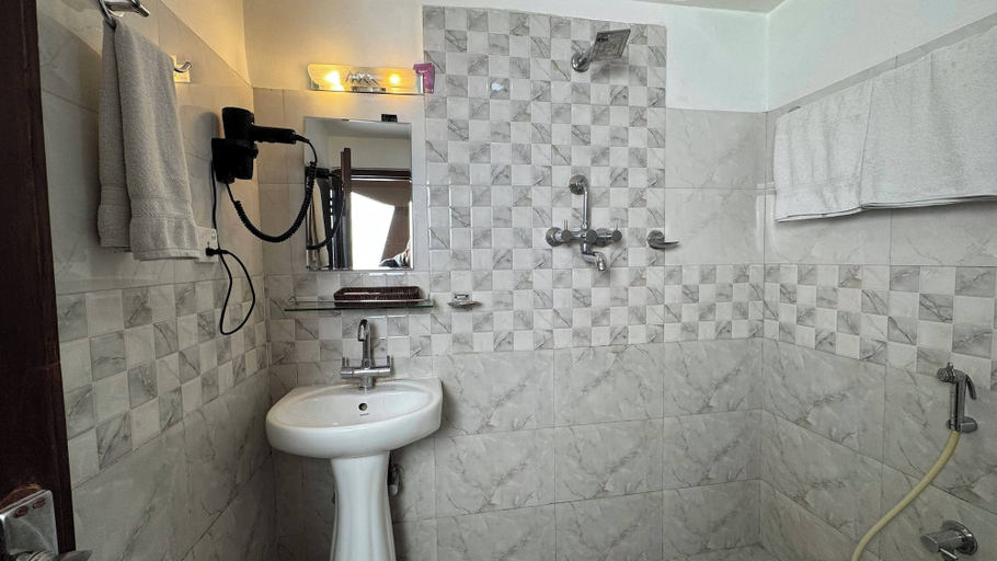 Bathroom 5, Mala Suites Thamel, Bagmati