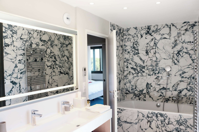 Bathroom 5, Eden Rose Grand Hotel, BW Premier Collection, Var