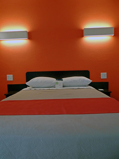 Bedroom 2, Motel 6 Baltimore, MD, Baltimore