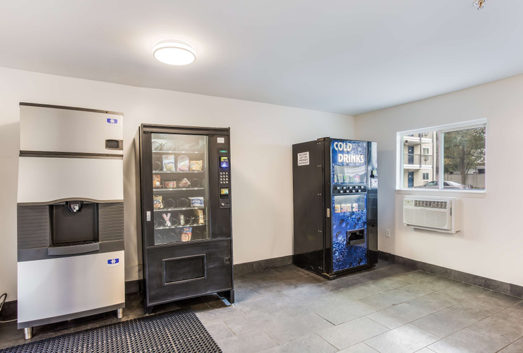 Food & Drinks 5, Studio 6 Extended Stay - Jacksonville, FL - South, Duval