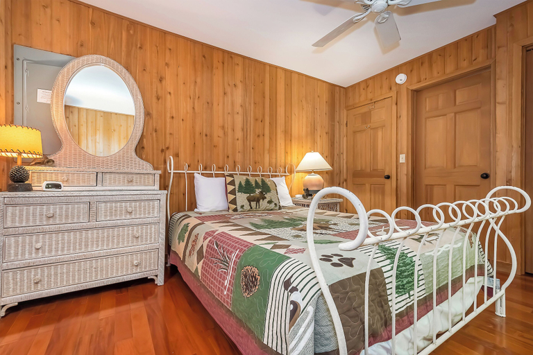Bedroom 3, Shoreline Chateau by Taylor Made Deep Creek, Garrett