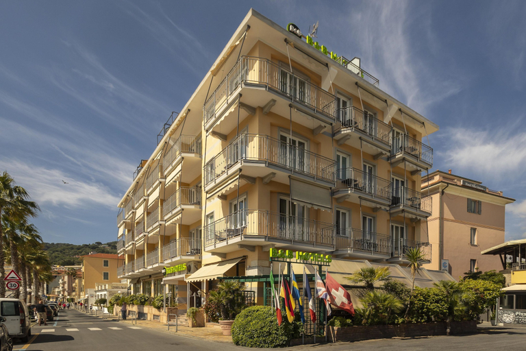 Exterior & Views 2, B&B Hotel Diano Marina Palace, Imperia